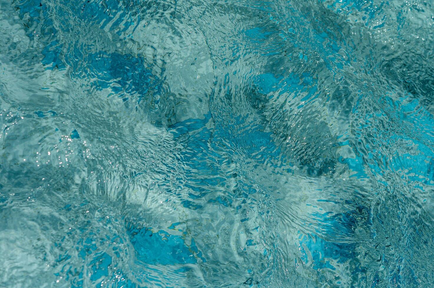 the wind, waves and short exposure made the water look frozen in the pool photo