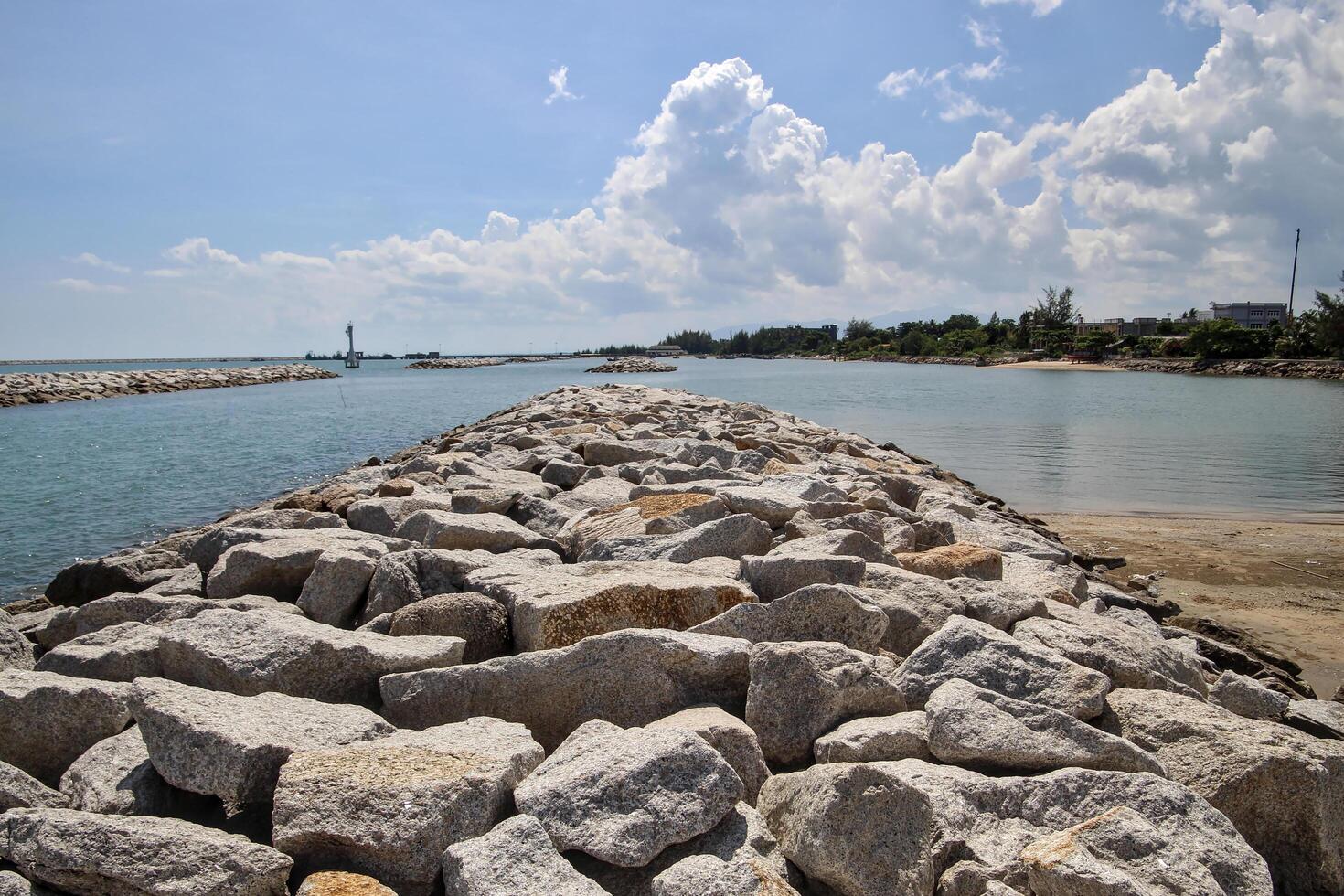 Every area in Thailand can be a natural tourist destination without limitation, even marine obstacles that will affect the coast. photo