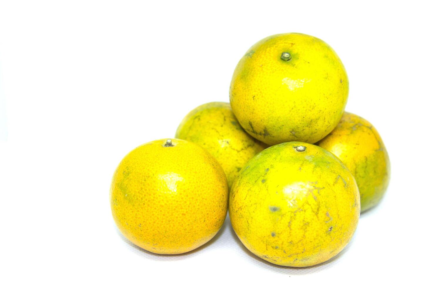 Thailand tangerine on a white background with high vitamin C, suitable for eating, playing and making fruit smoothies for health and body care. photo