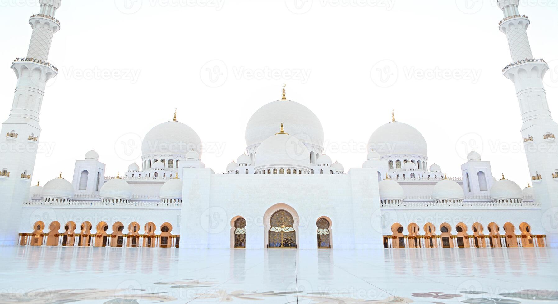 Sheikh Zayed Mosque in the evening. United Arab Emirates photo