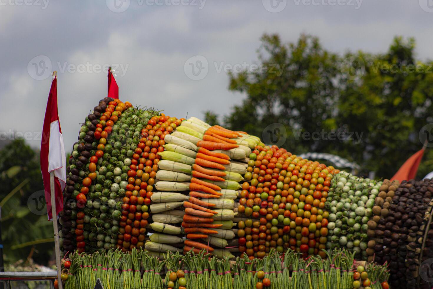 Beautiful arrangements of fruits and vegetables on a parade to celebrate the 79th Independence Day of Indonesia. photo