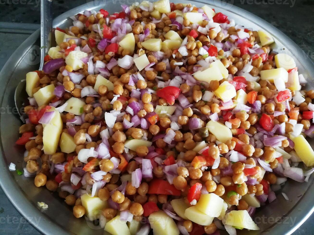A vibrant mix of salads and fruits offers a refreshing burst of flavor and nutrition. Crisp greens, colorful veggies, and juicy fruits create a delicious and healthy option for any meal. Enjoy it. photo