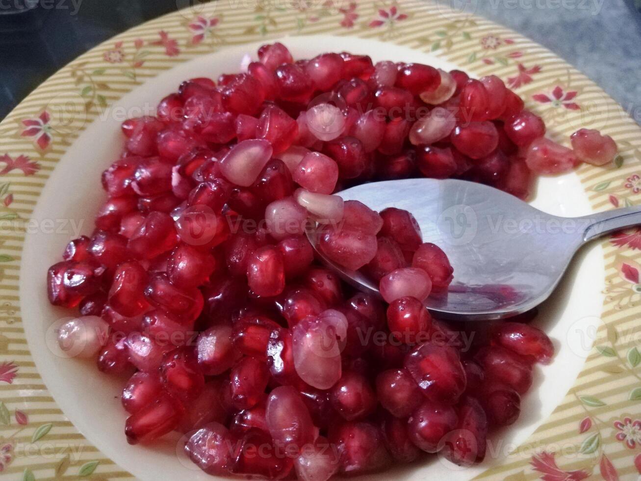 A vibrant mix of salads and fruits offers a refreshing burst of flavor and nutrition. Crisp greens, colorful veggies, and juicy fruits create a delicious and healthy option for any meal. Enjoy it. photo