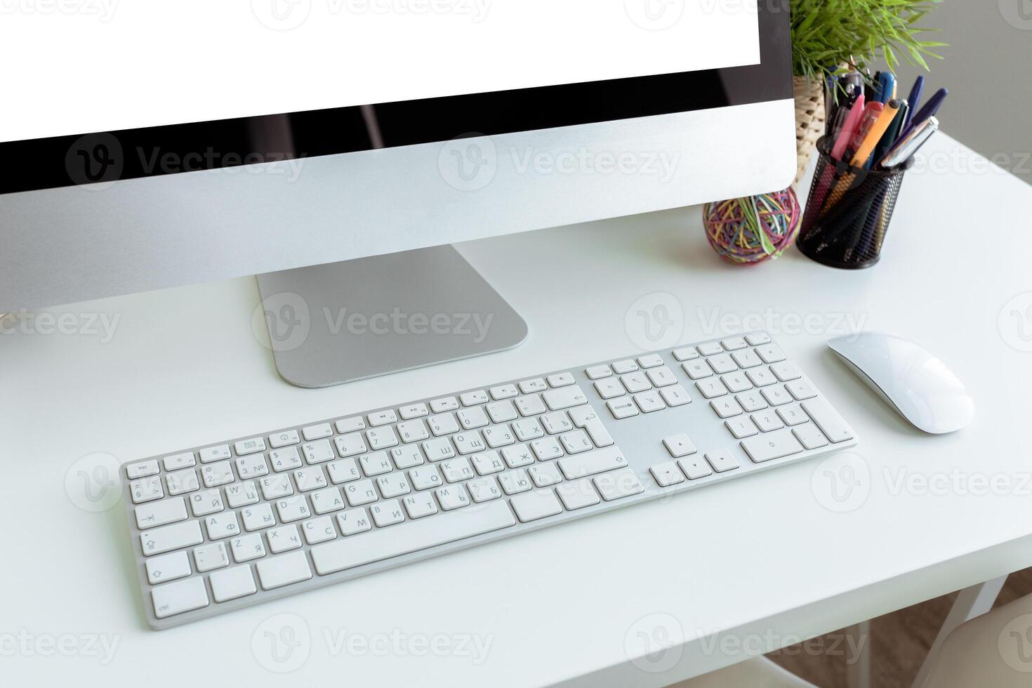 White office desk table photo