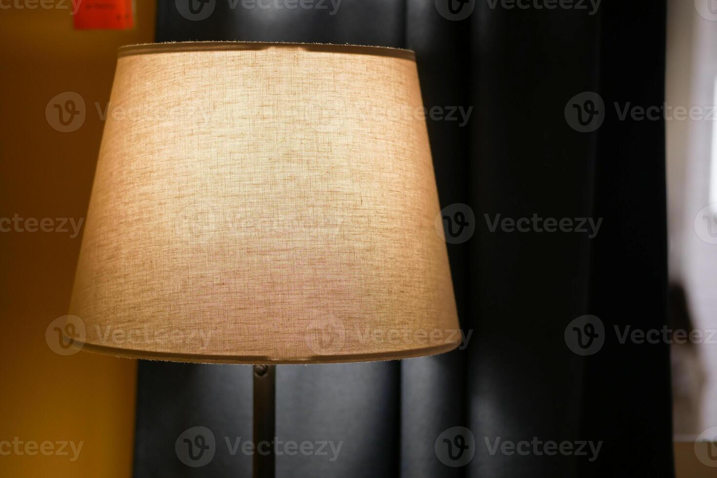 An Elegant Table Lamp that Provides Soft Light, Perfect for a Cozy Setting and Atmosphere photo
