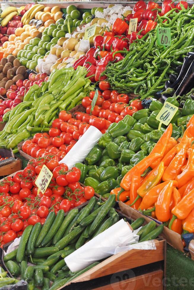 Discover a wide variety of vibrant and fresh vegetables available at your local farmers market photo