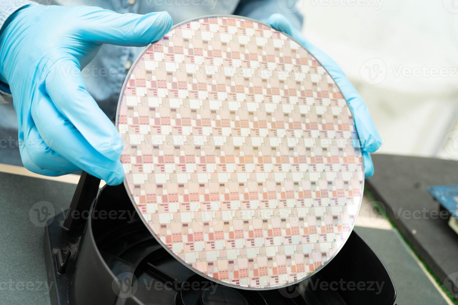 Silicon wafer for manufacturing semiconductor of integrated circuit. photo