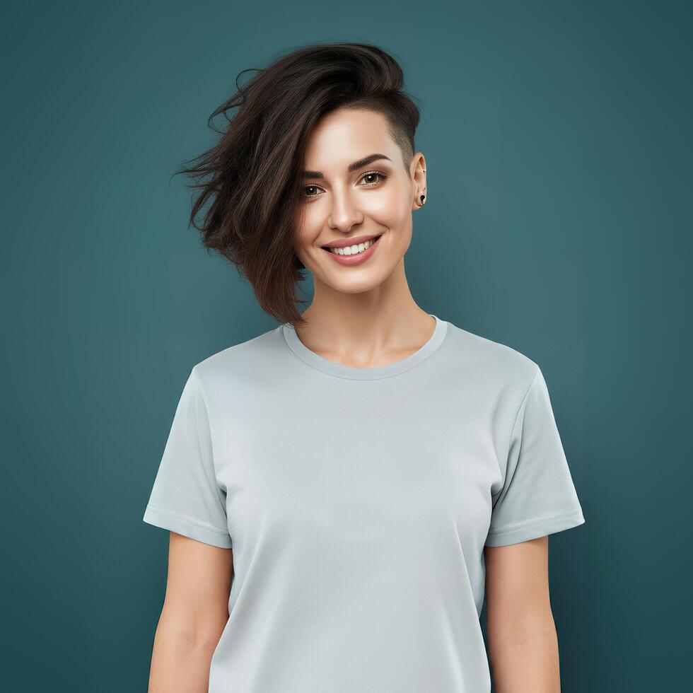 Undesigned t-shirt model photo