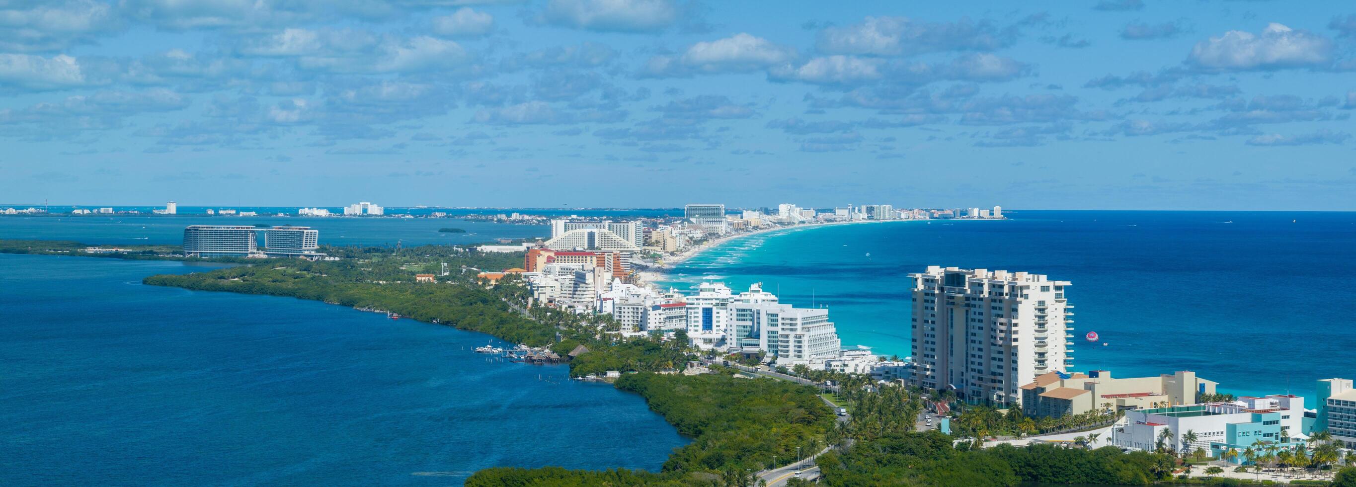 Zona Hotelera - Cancun, Mexico photo