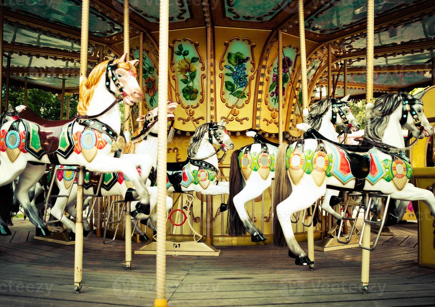 caballos en un carnaval alegre Vamos redondo foto