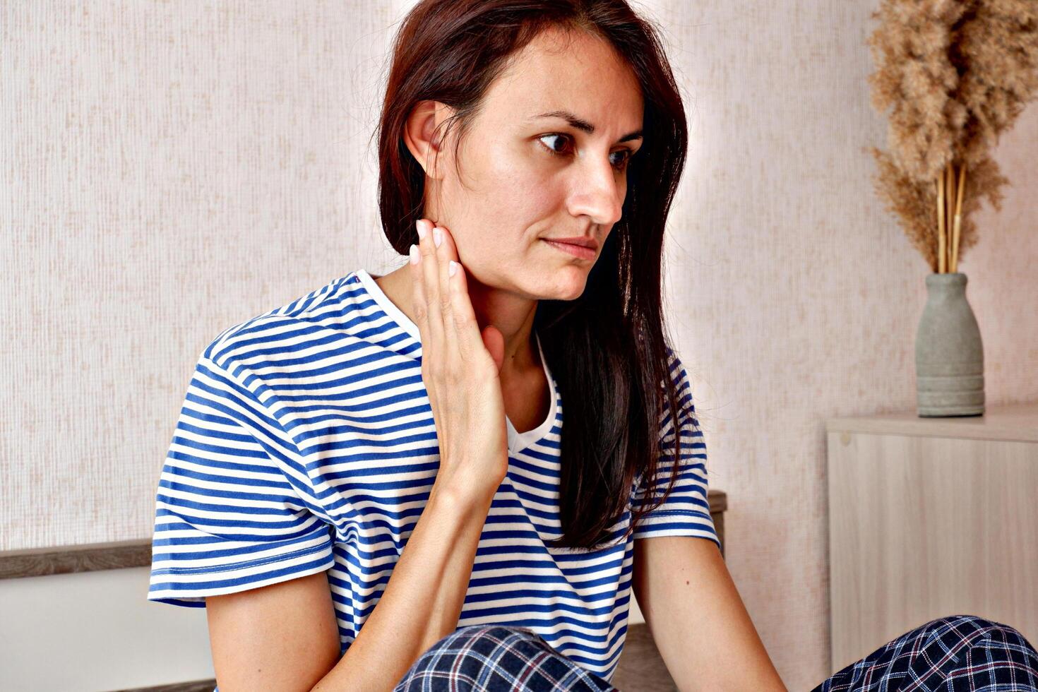 Cervical lymphadenitis of the right side in a woman. photo