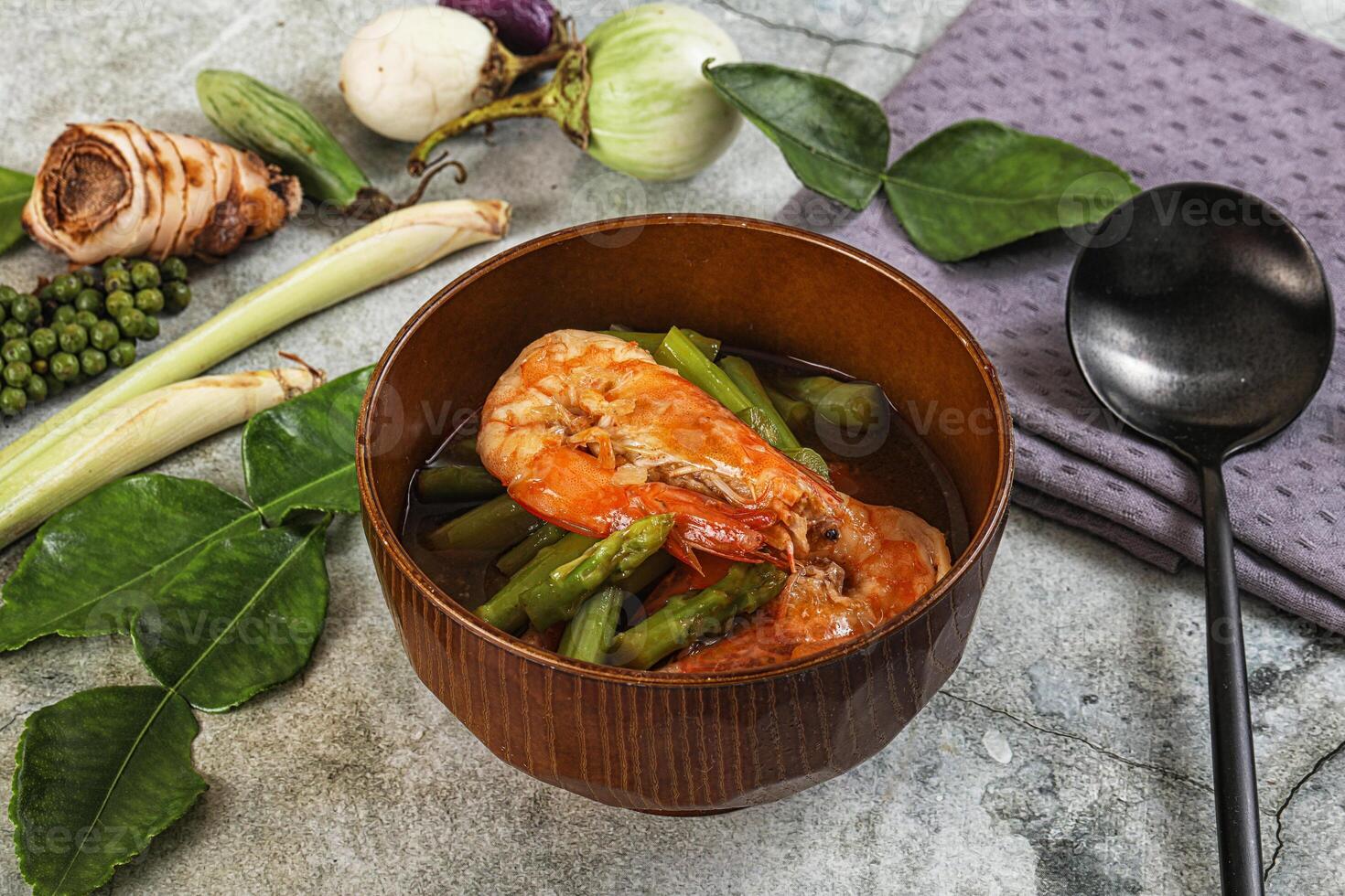 Prawn with asparagus and spices photo