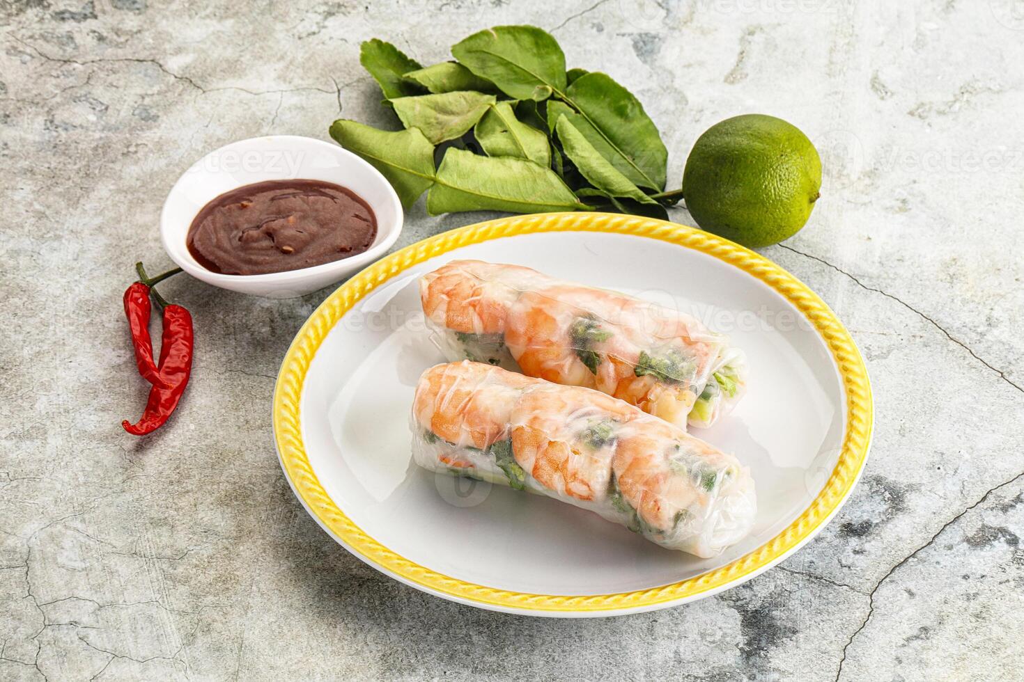 Vietnamese spring roll with prawn photo