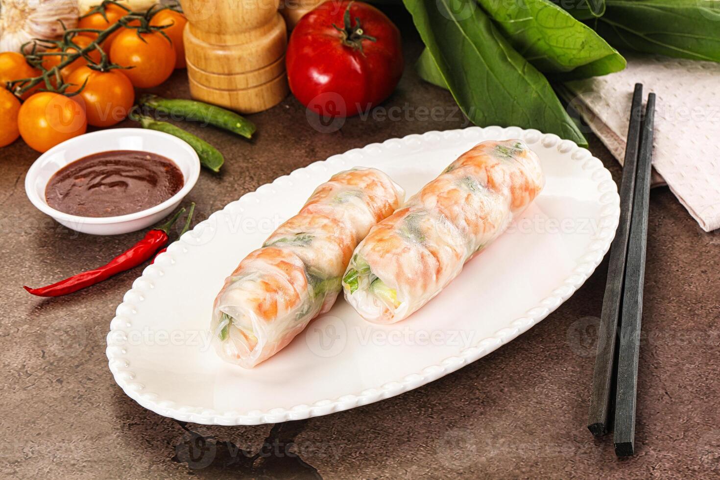 Vietnamese spring roll with prawn photo