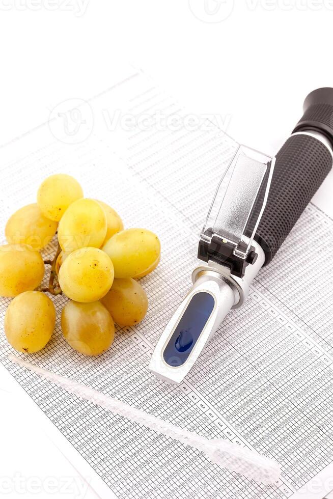 Refractometer for measuring grape sugar photo