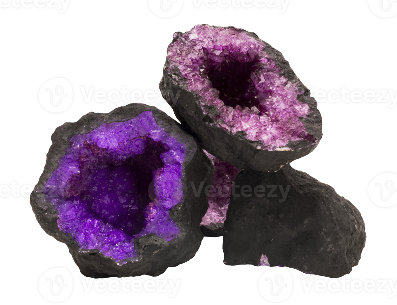 Group of vibrant geodes, on transparent background. Geode rock, stone. Deep purple hues and natural textures make this a perfect choice for geological, decorative, or mystical-themed projects. png