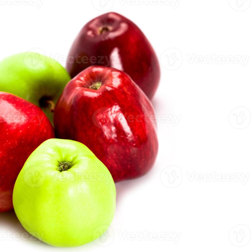 green and red apples photo