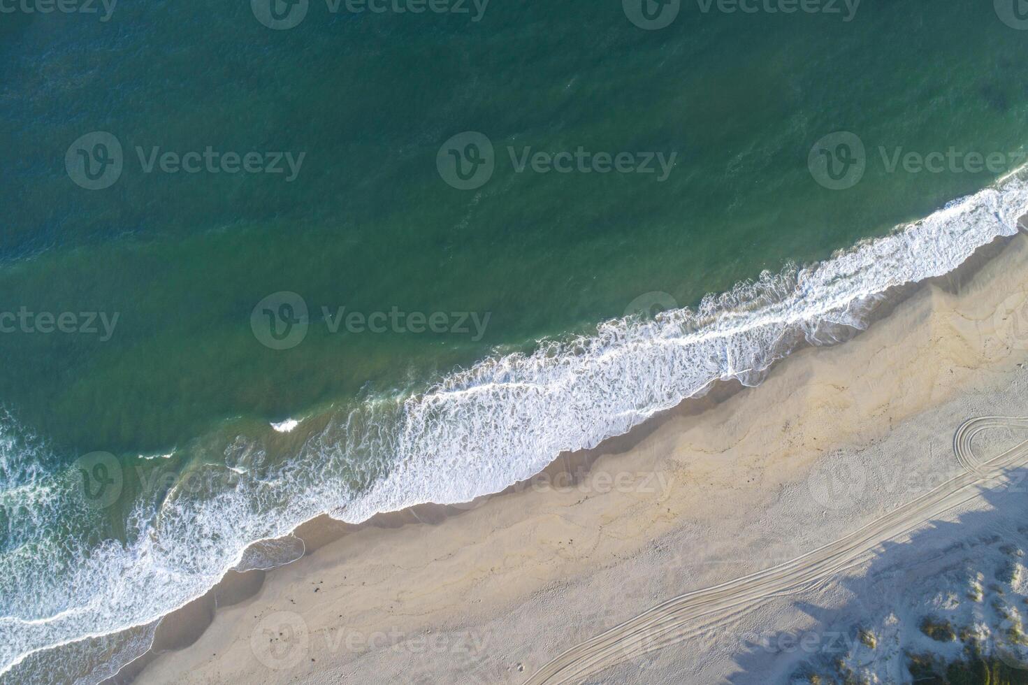 zenithal aerial view of a beach shore photo