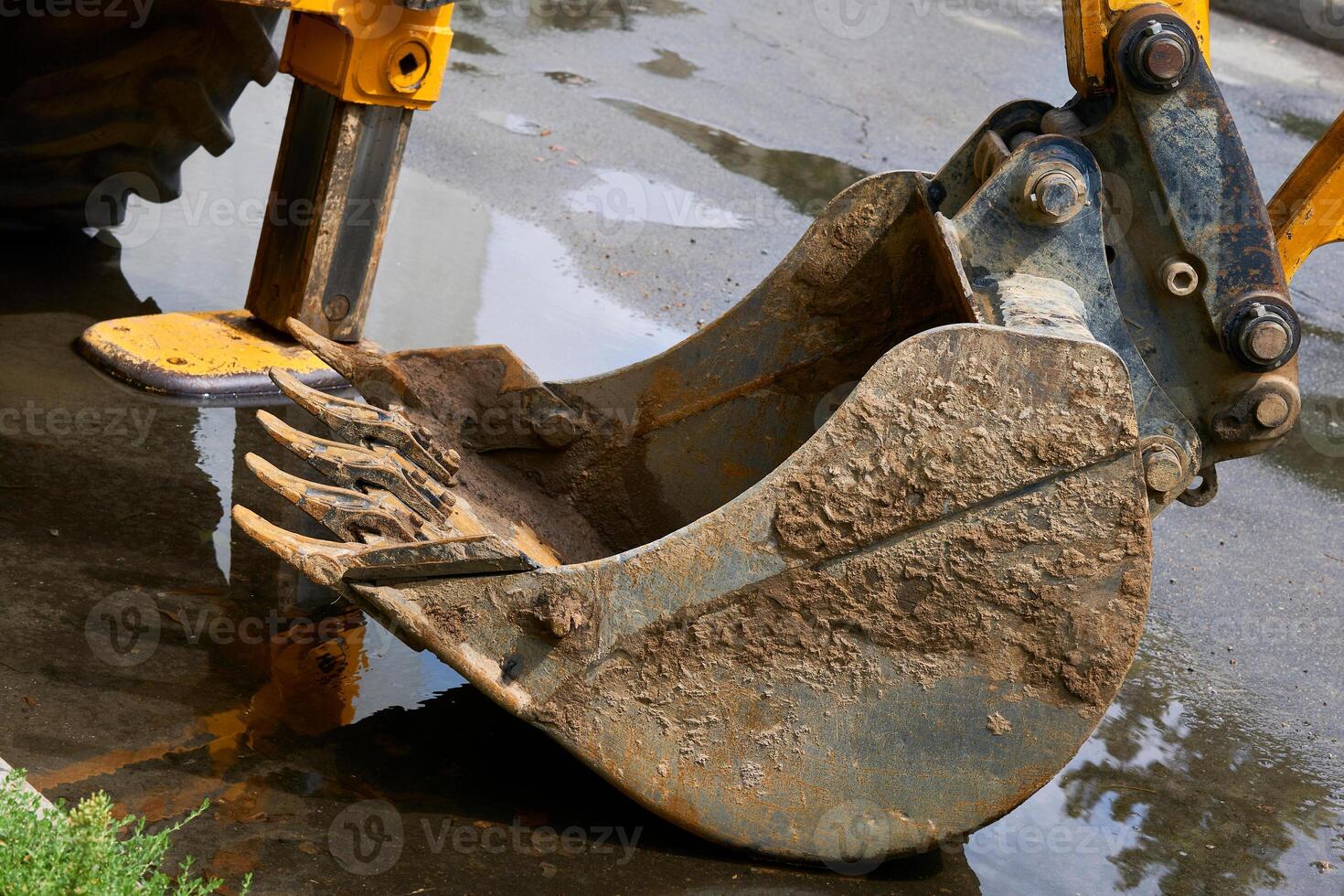Bulldozer excavator bucket for for loading bulk cargo,road repair photo