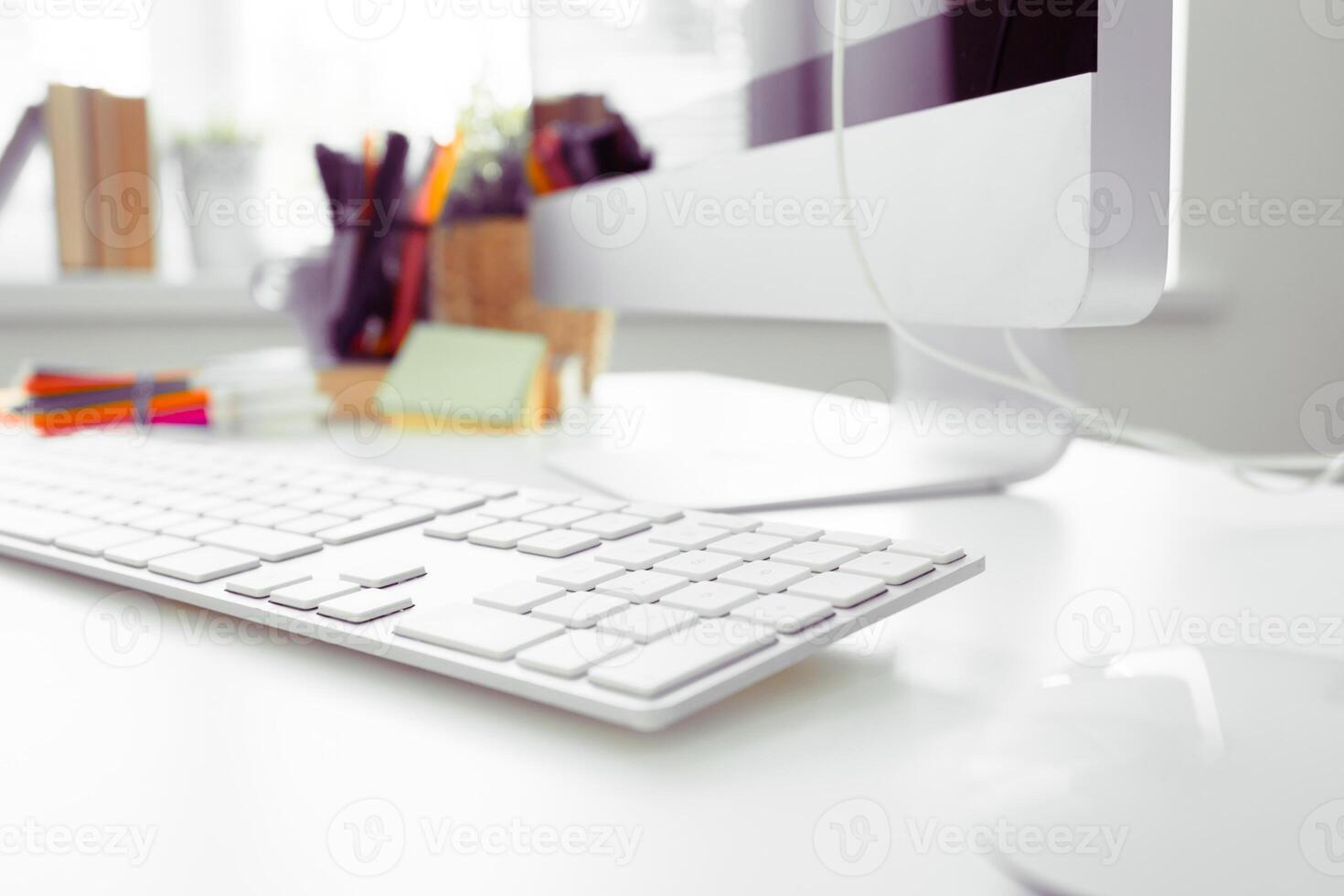 White office desk table photo