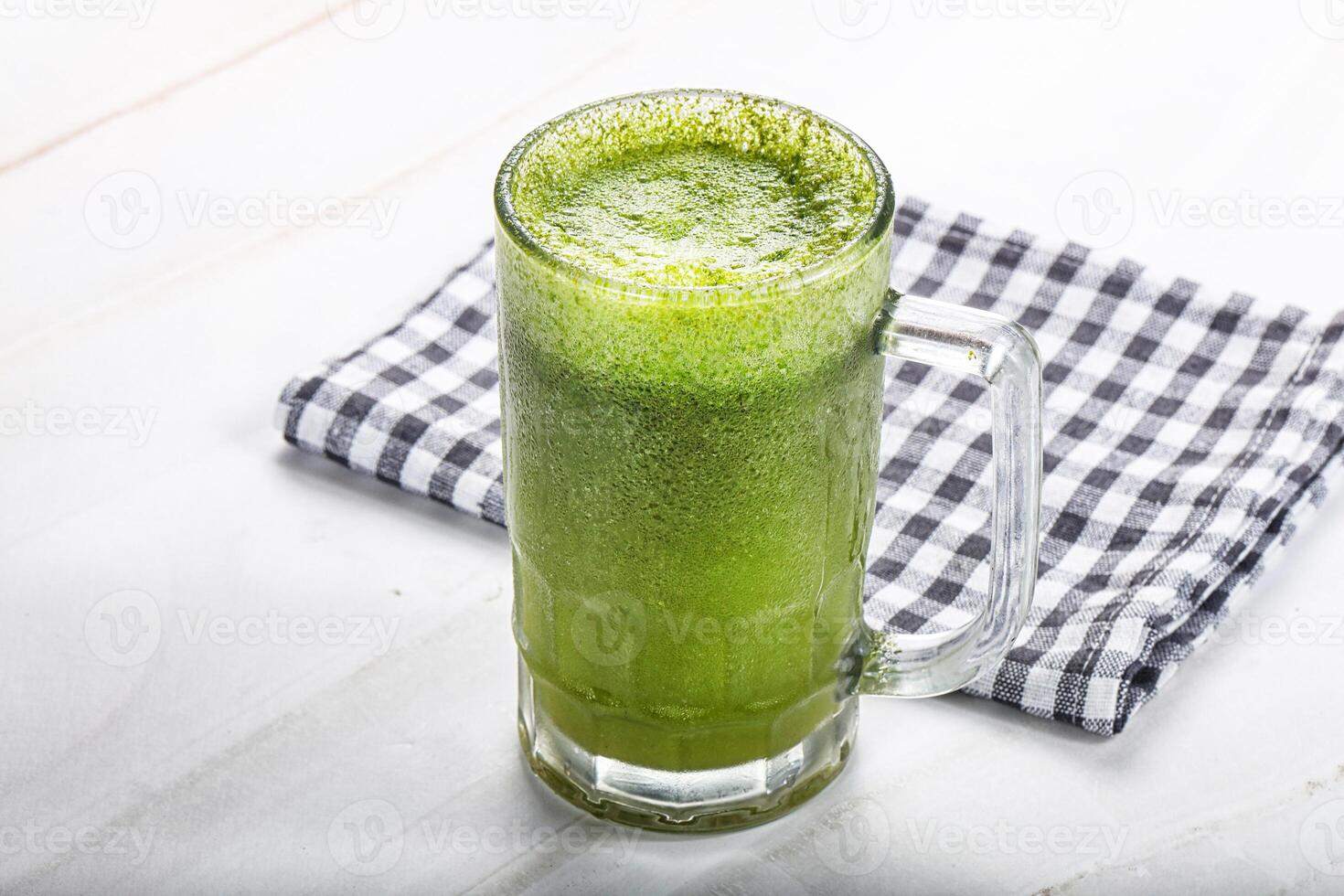 Lemon and mint cold smoothie photo