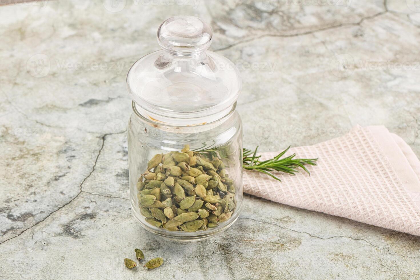 Dry Cardamom - aroma seasoning flavour photo