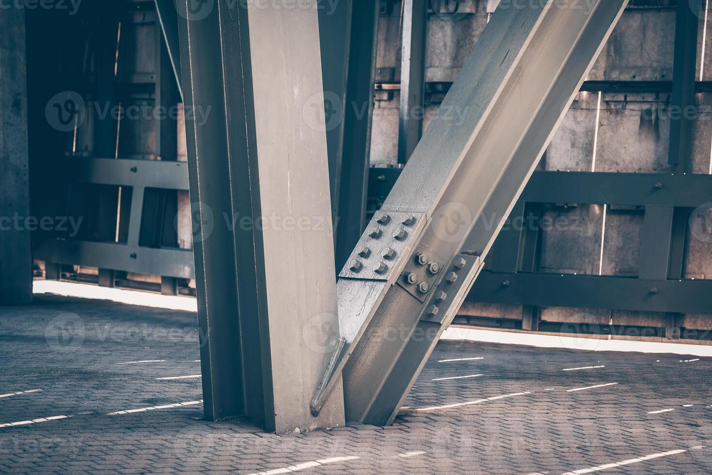 Bridge frame closeup photo