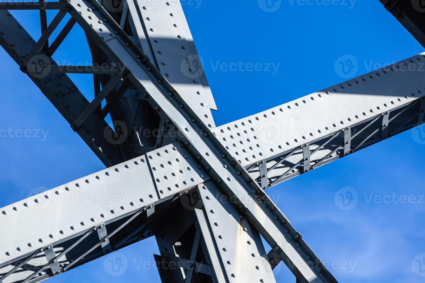 Modern Bridge frame closeup photo