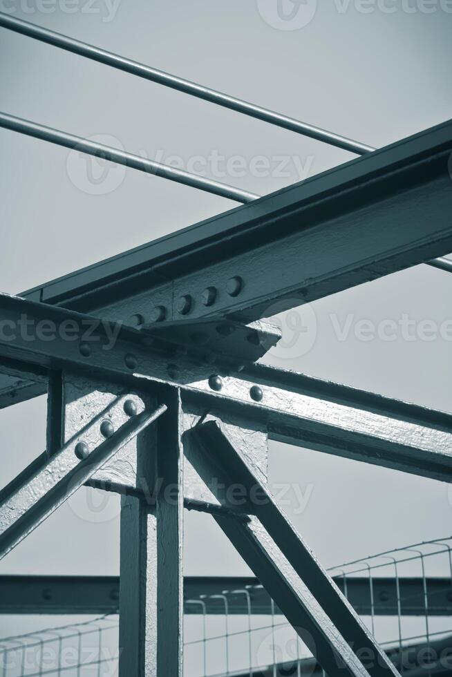 Bridge frame closeup photo