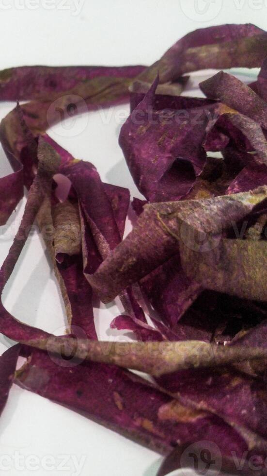 Sweet potato skins are rich in fiber, other nutrients, and antioxidants that can help support a healthy gut, increase feelings of fullness, and prevent chronic disease. photo
