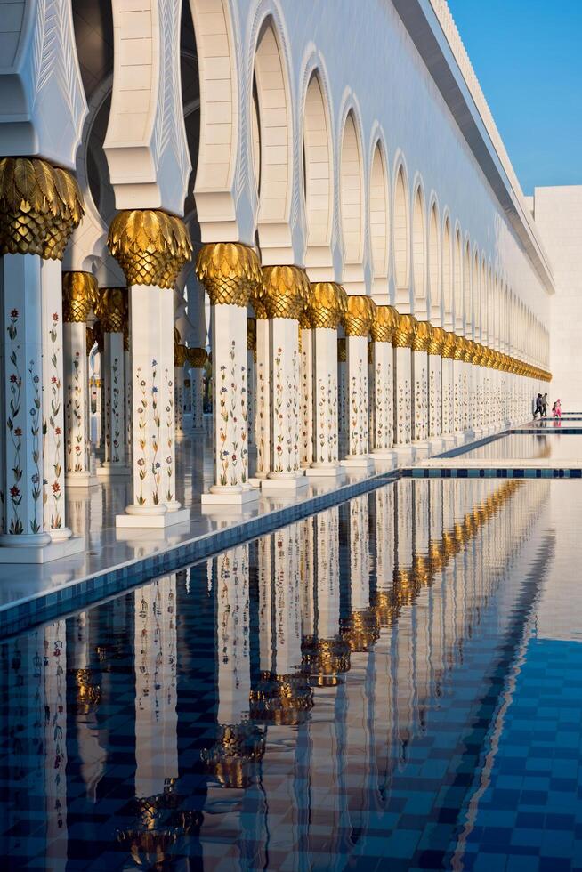 Sheikh Zayed White Mosque in Abu Dhabi photo
