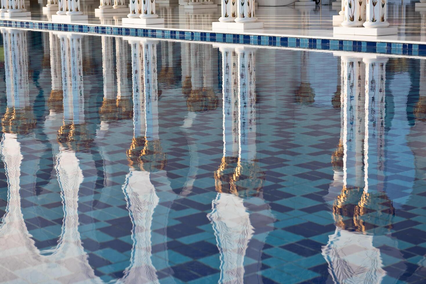 Sheikh Zayed White Mosque in Abu Dhabi photo