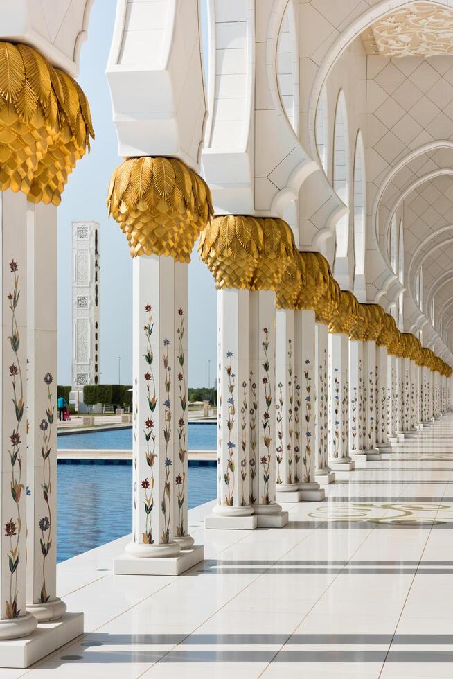 Sheikh Zayed White Mosque in Abu Dhabi, UAE photo