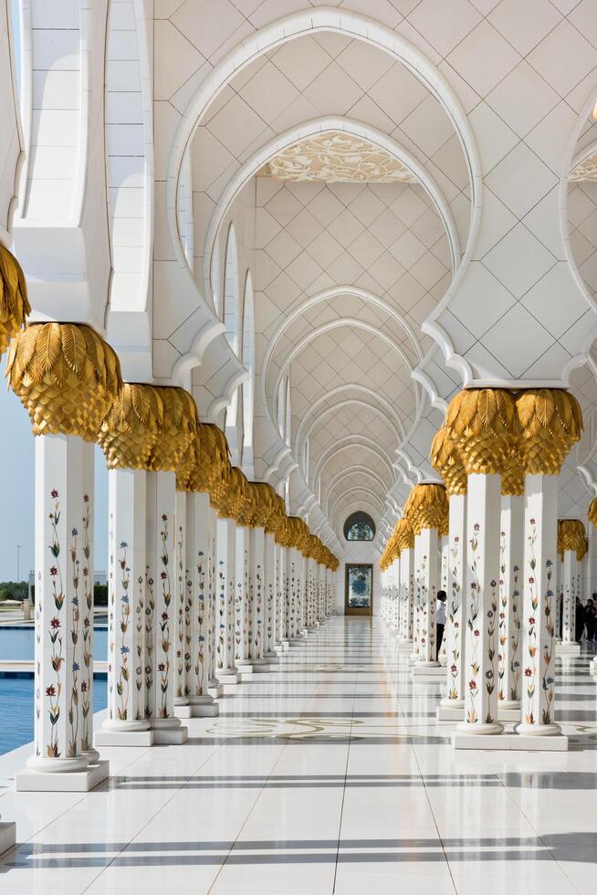 Sheikh Zayed White Mosque in Abu Dhabi, UAE photo