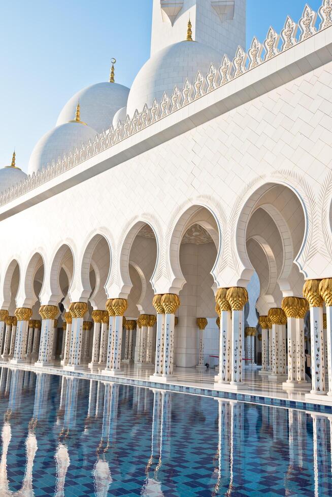 Sheikh Zayed White Mosque in Abu Dhabi photo