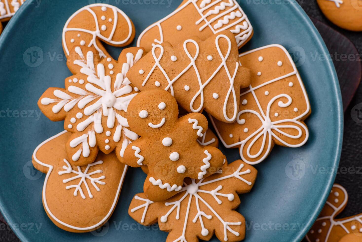 Delicious gingerbread cookies with honey, ginger and cinnamon photo