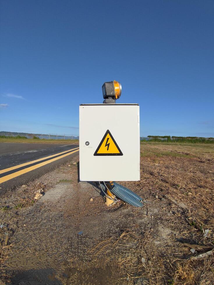 grounding electrical box photo