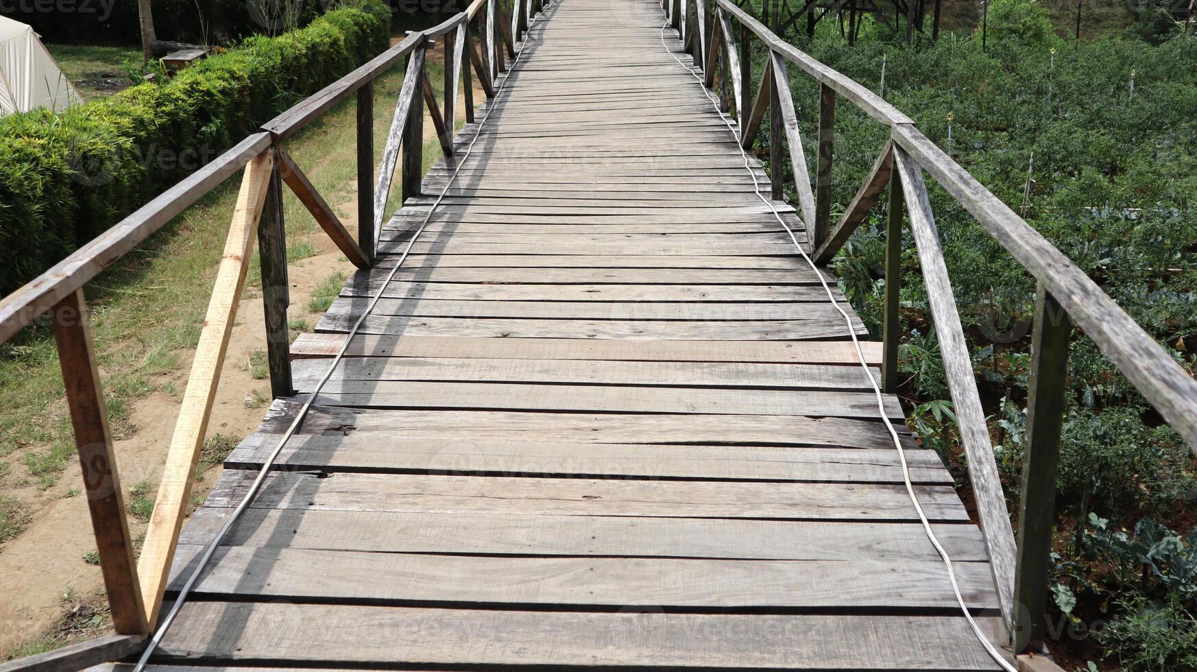 wooden bridge structure pattern texture detailed photo