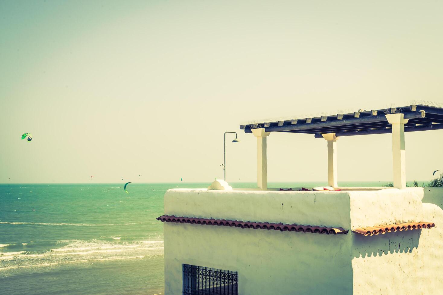 A white building photo