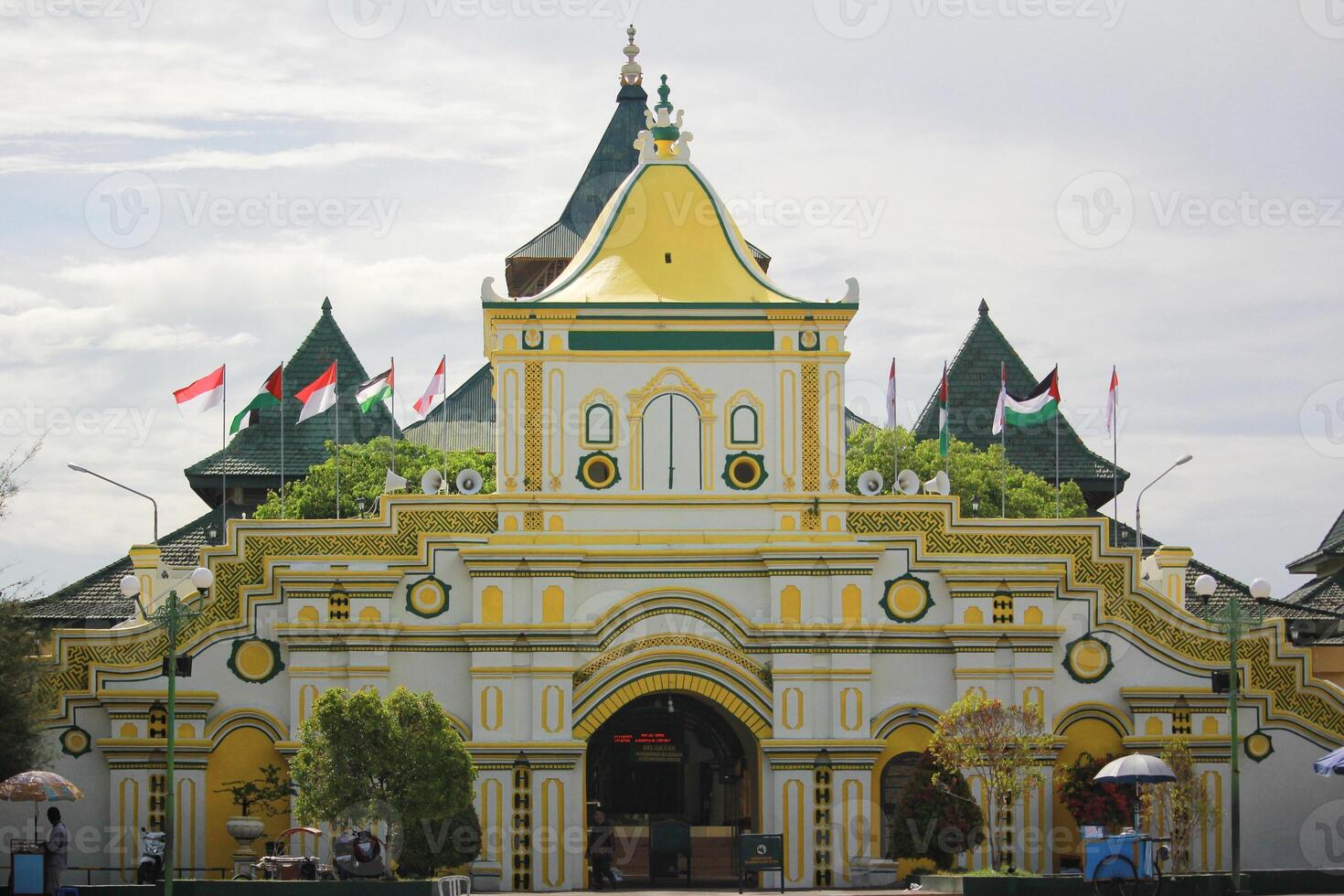 The magnificent Sumenep Grand Mosque photo