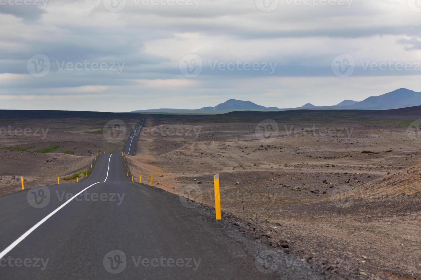 Endless Icelandic Highway photo