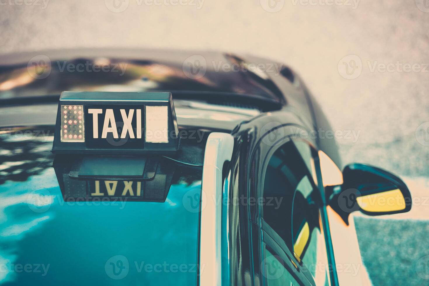 Vacant taxi detail photo