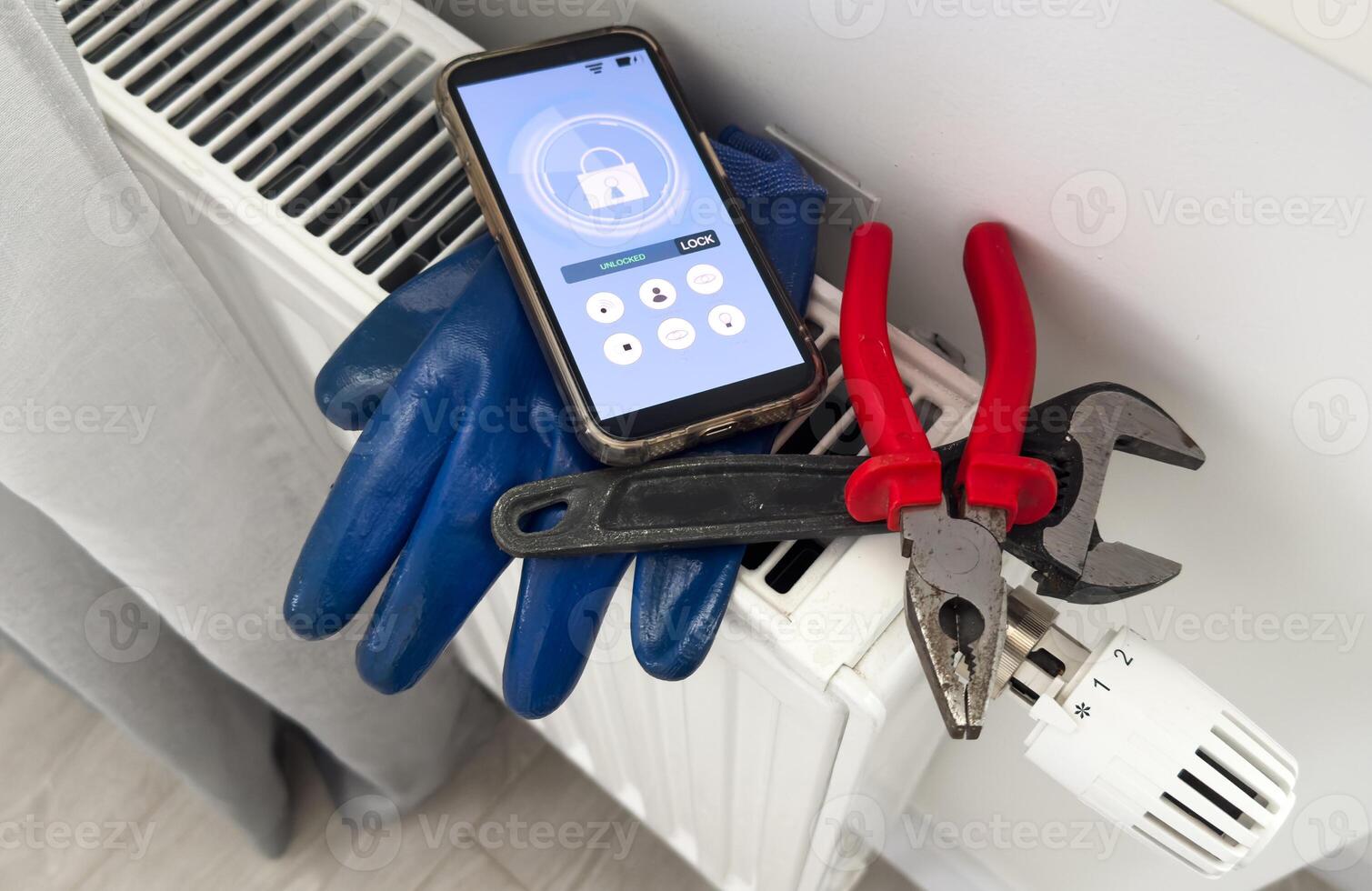 Application for managing connected thermostatic heads. The app indicates the name of each room with a thermostat, in French, such as the kitchen, bedroom... photo