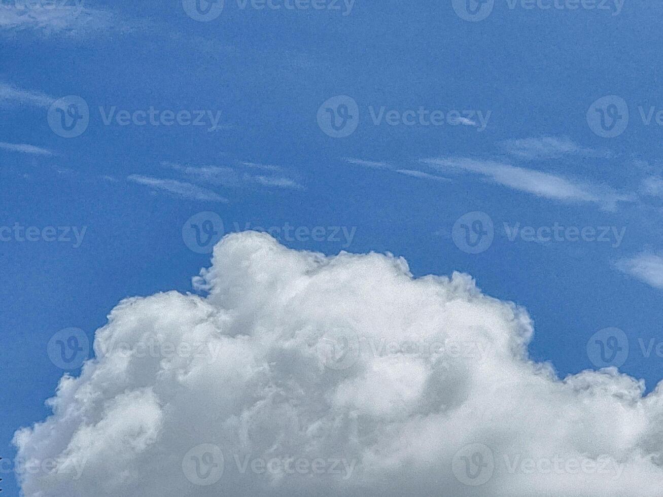 blue sky high shape outdoor group of white clouds background in summer gradient abstract light beauty background. beautiful bright cloud and calm fresh wind air photo