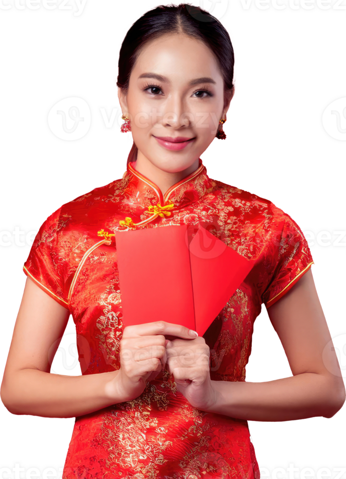 Beautiful woman wearing the red Cheongsam hand-holding a Red envelope png