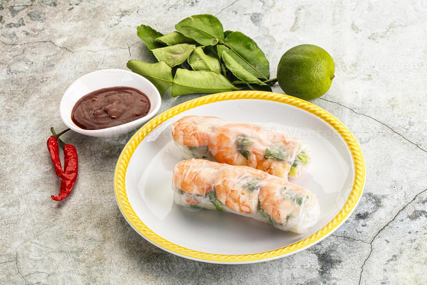 Vietnamese spring roll with prawn photo