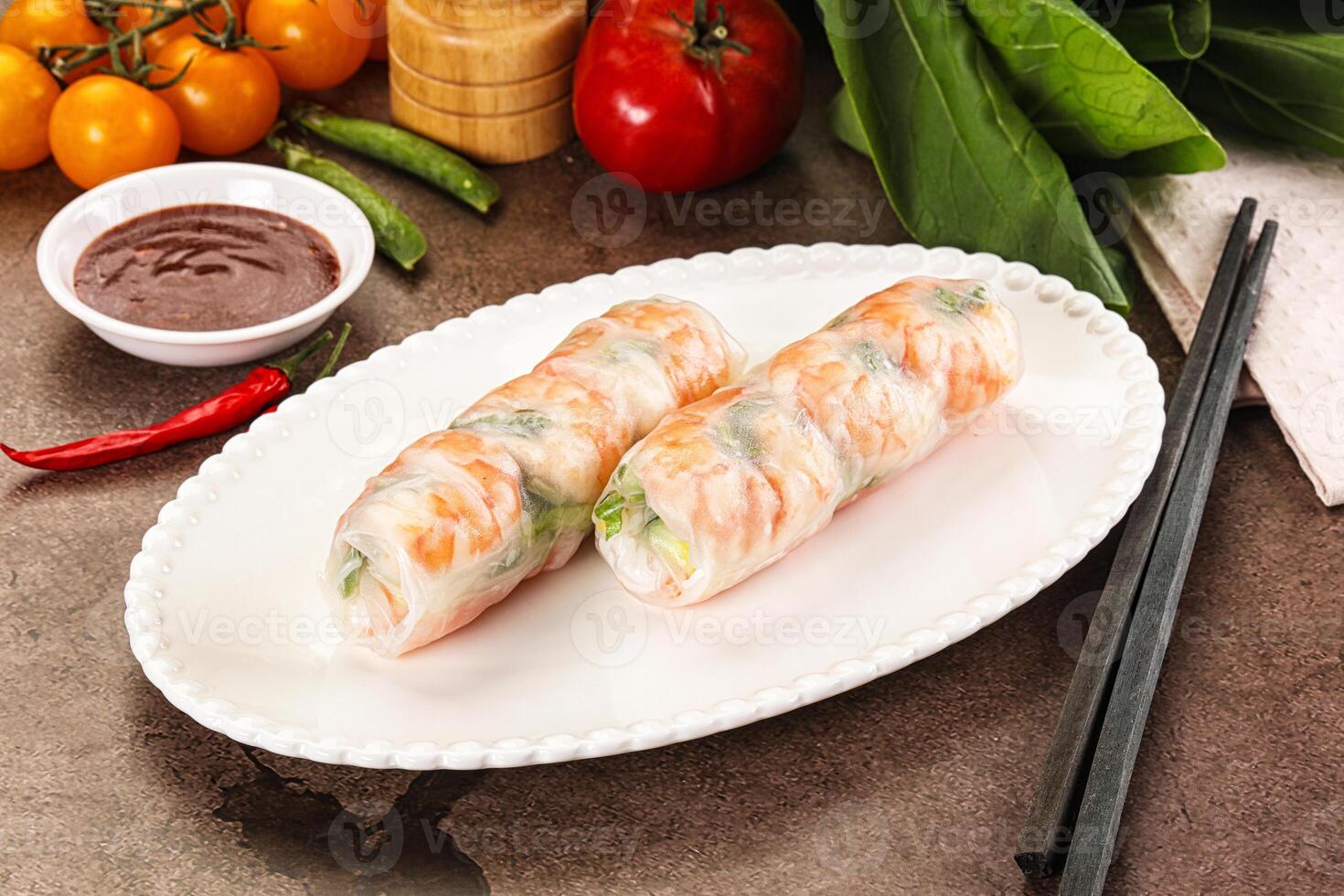 Vietnamese spring roll with prawn photo