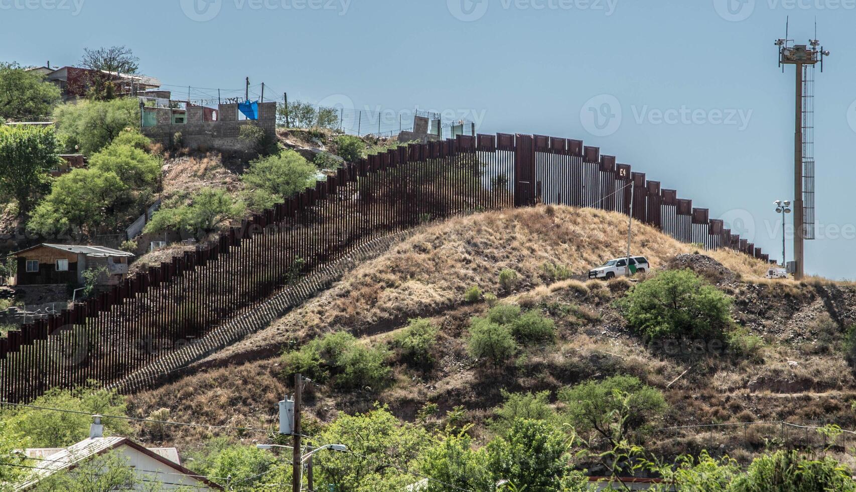 Border wall between Arizona and Mexico photo