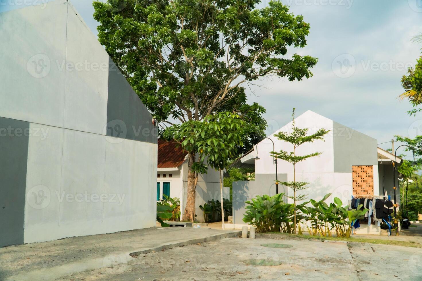 A public housing complex for underprivileged people that is small in size but has aesthetic shapes and colors, and the environment is comfortable photo