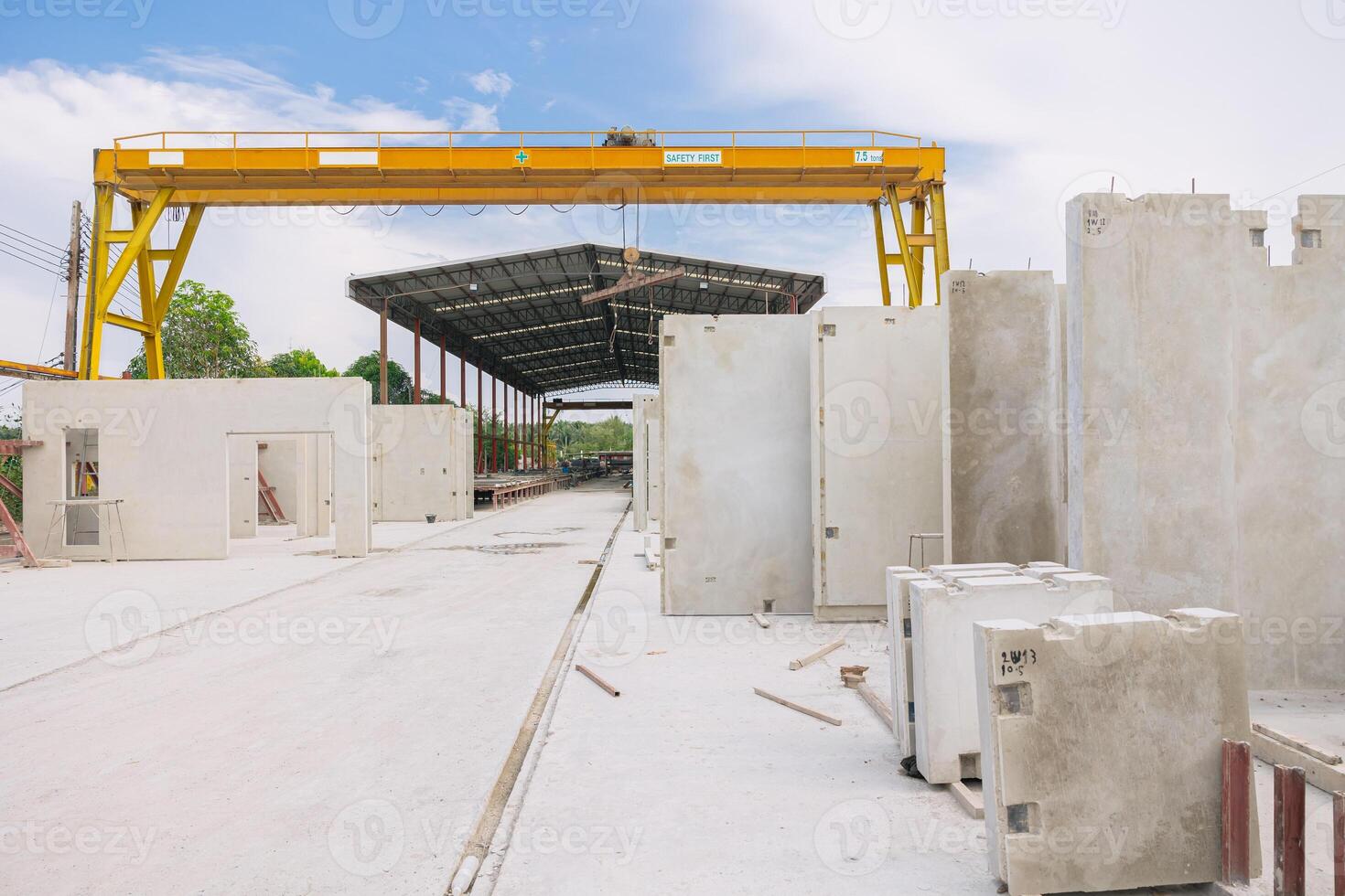 Reinforced concrete precast structures Industry Manufacturing Factory plant. photo